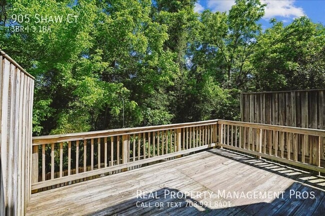 Building Photo - 905 Shaw Ct