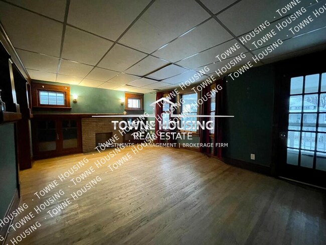 Building Photo - 418 Colvin Ave