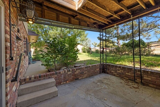 Building Photo - 743 Nyssa Dr