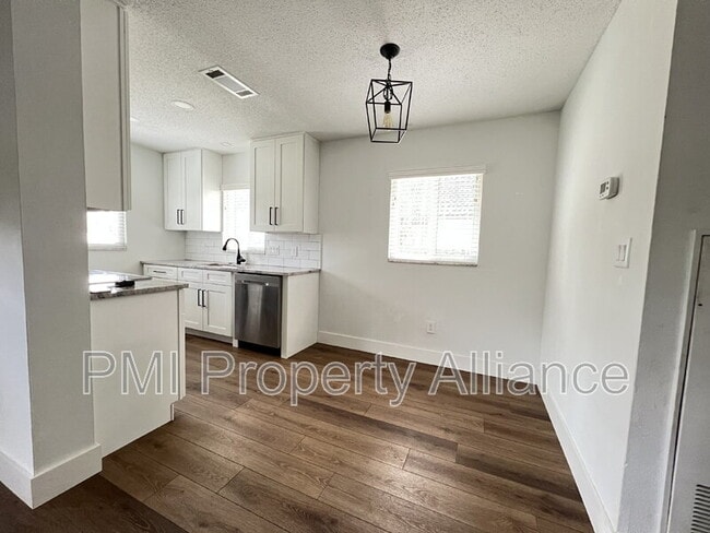 Building Photo - 2300 Elizabeth Ave