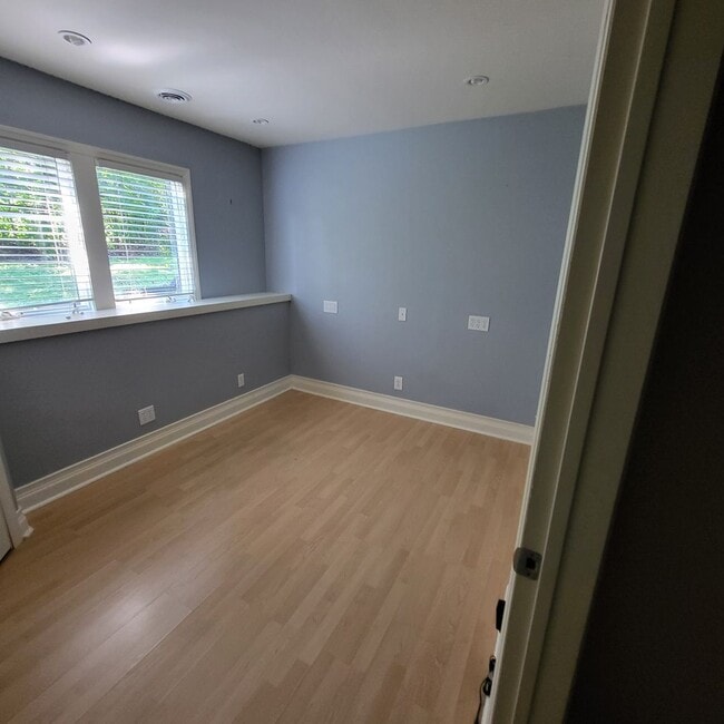 Building Photo - Spacious 3-Bedroom Twin Home in Prime Eden...