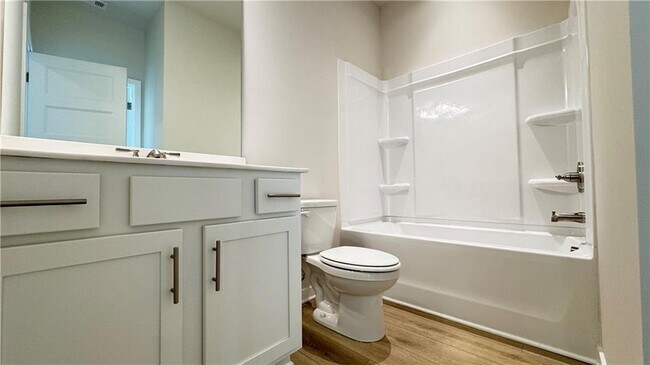 Building Photo - 5401 Bancroft Ln