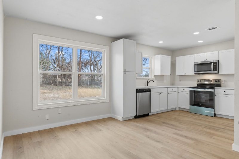 Building Photo - 1832 Dogwood Trail