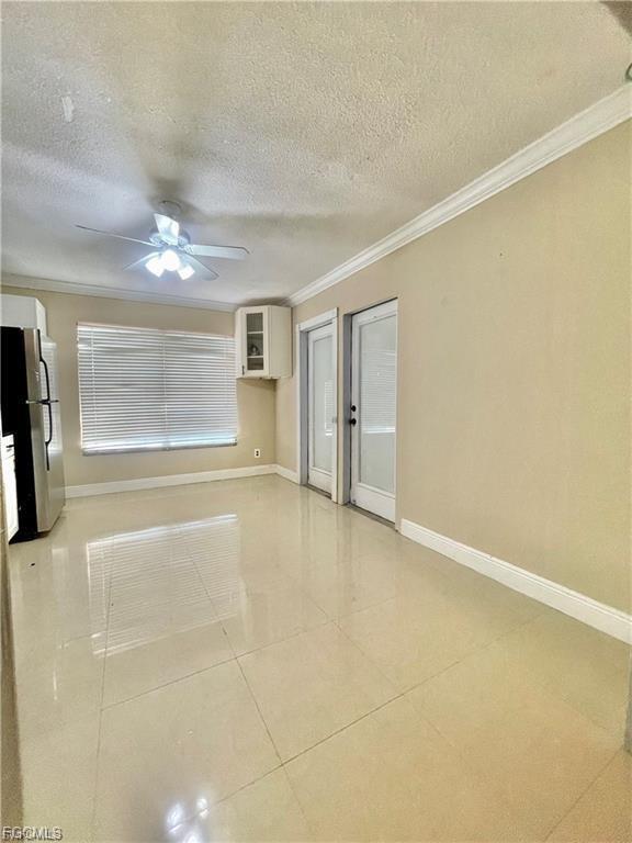 Building Photo - 907 Laredo Ave