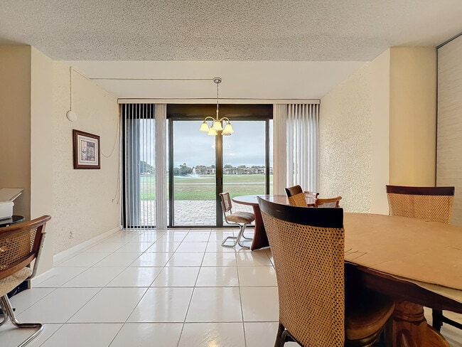 Building Photo - 4545 Luxemburg Ct