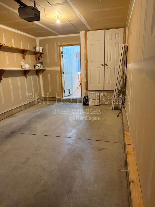Building Photo - 652 W 800 N
