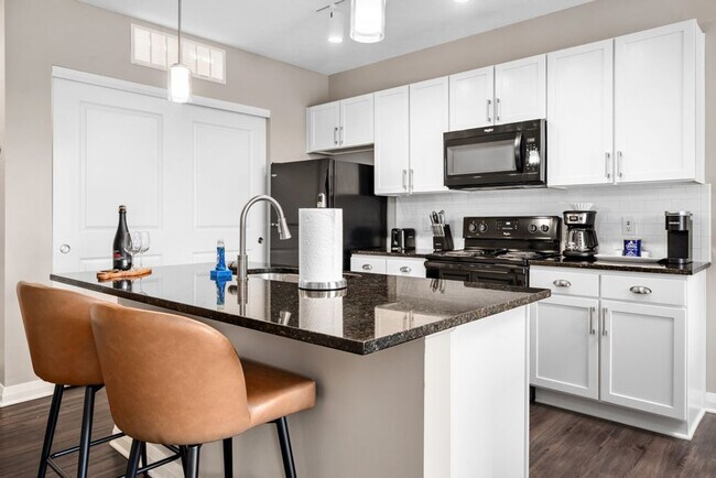 Building Photo - 407 W Rich St