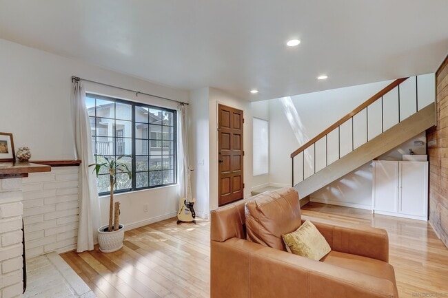 Building Photo - 4084 Crystal Dawn Ln