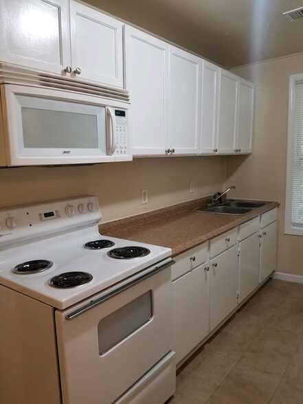 Kitchen - 630 West Ave