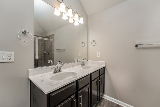 Building Photo - 4914 Rapahoe Trail