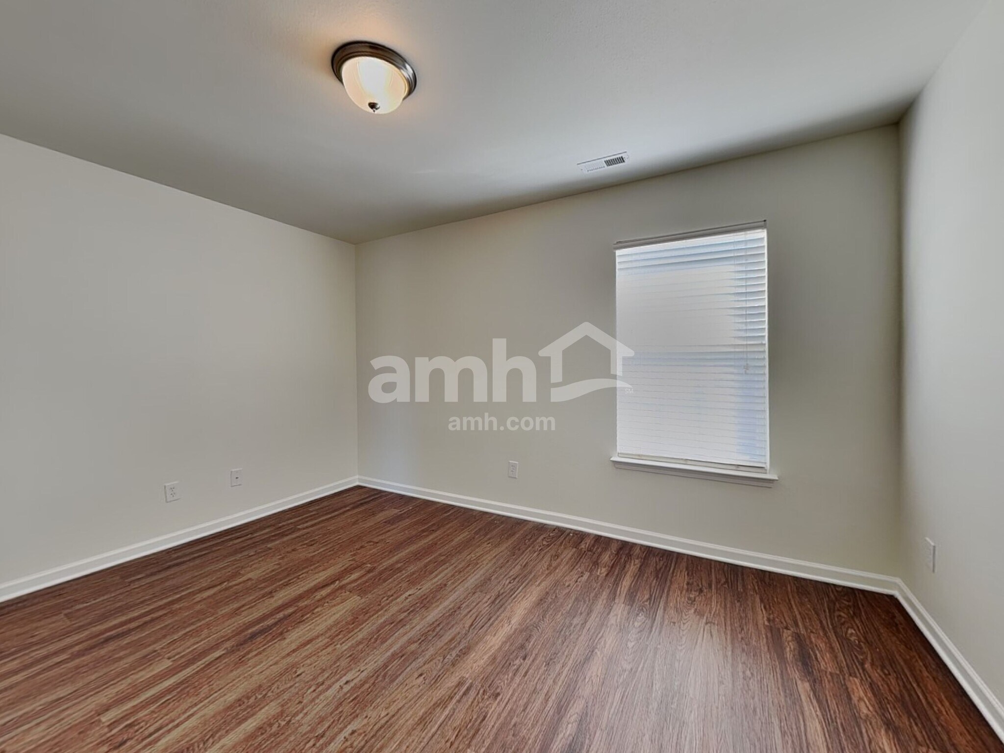 Building Photo - 2524 Ingleside Dr