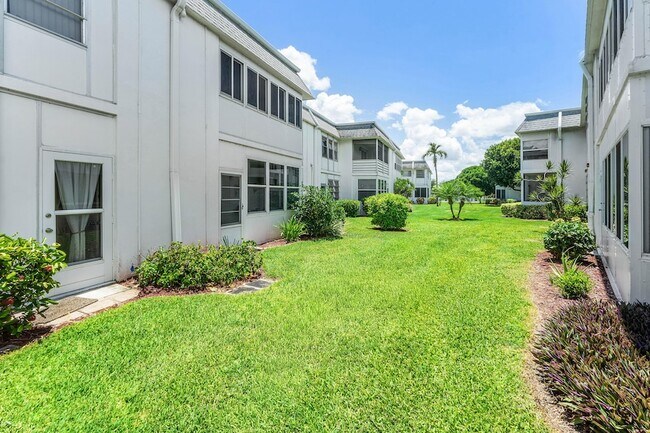 Building Photo - 3120 Lake Osborne Dr