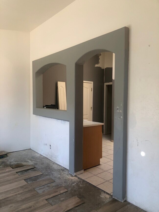 Building Photo - 1626 E Parada del Sol