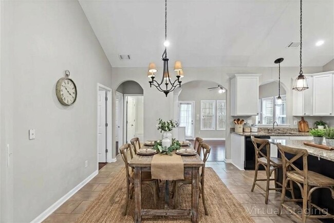 Building Photo - 5551 Wood Vale Ct