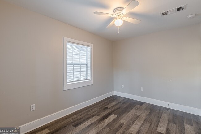 Building Photo - 1376 Westmont Rd SW
