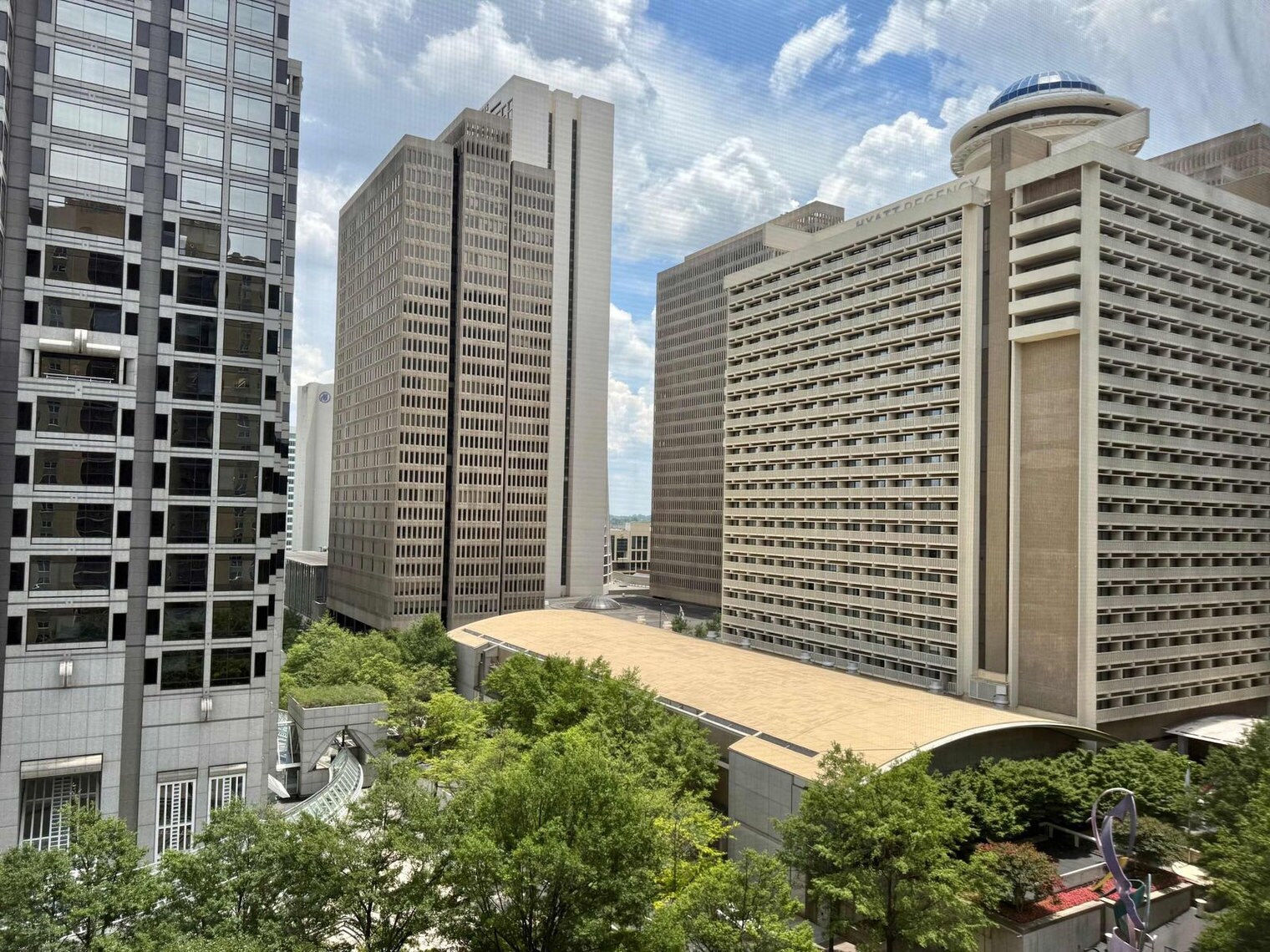 Building Photo - 300 W Peachtree St NW