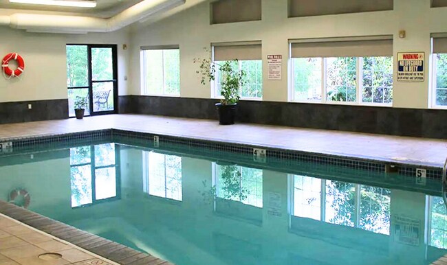 Building Photo - Diamond Valley Apartments Plan F