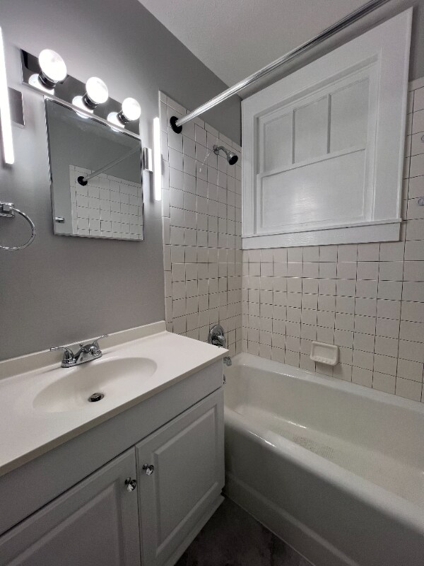 Building Photo - 405 Moore St