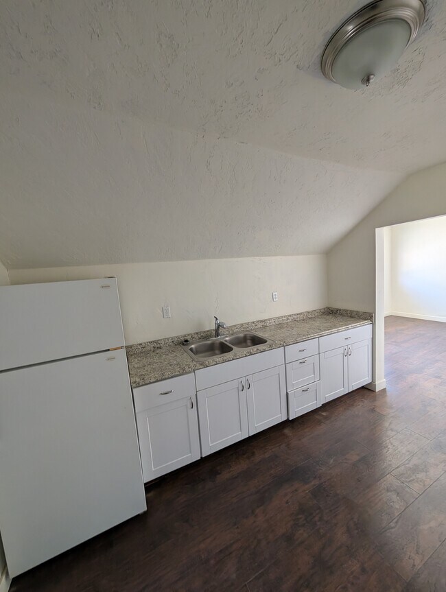 Building Photo - 228 W 100 N