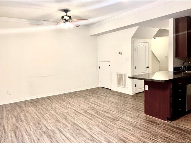 Building Photo - Tavern Grove Townhome in Campbell County