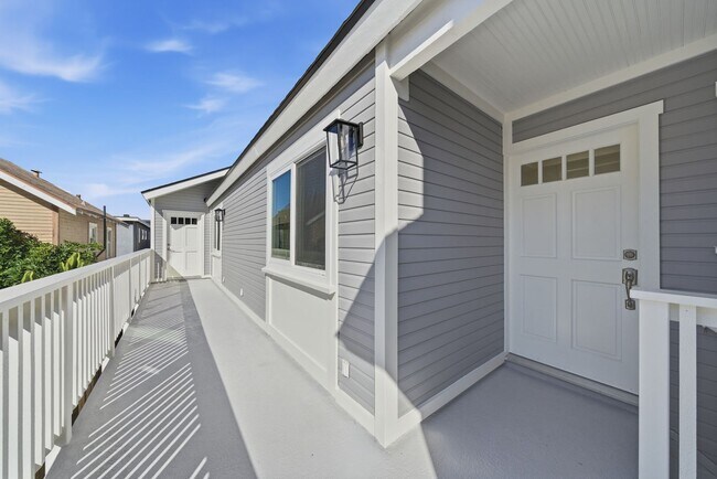 Building Photo - 119 28th St