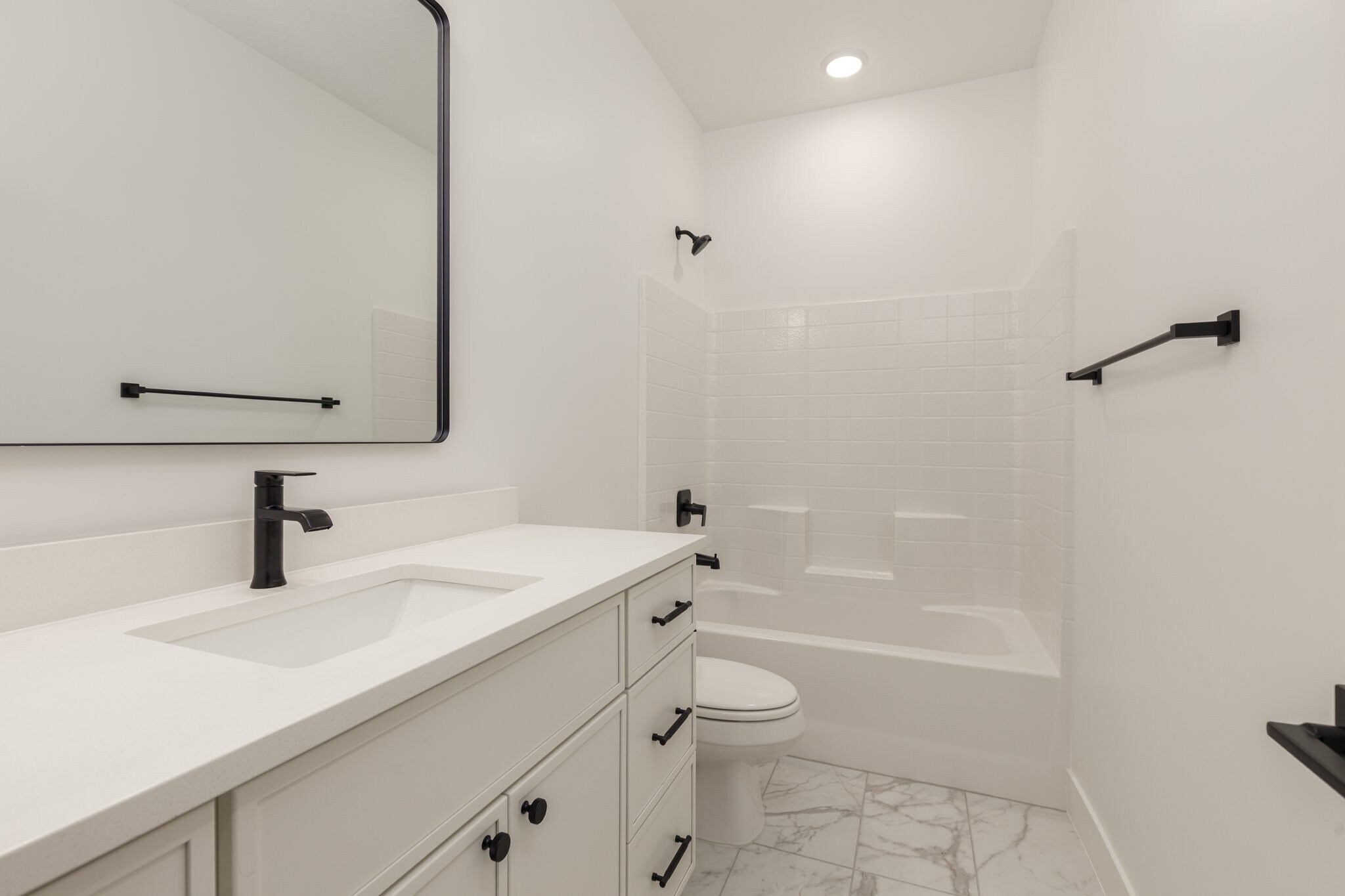 Building Photo - 2188 380 S