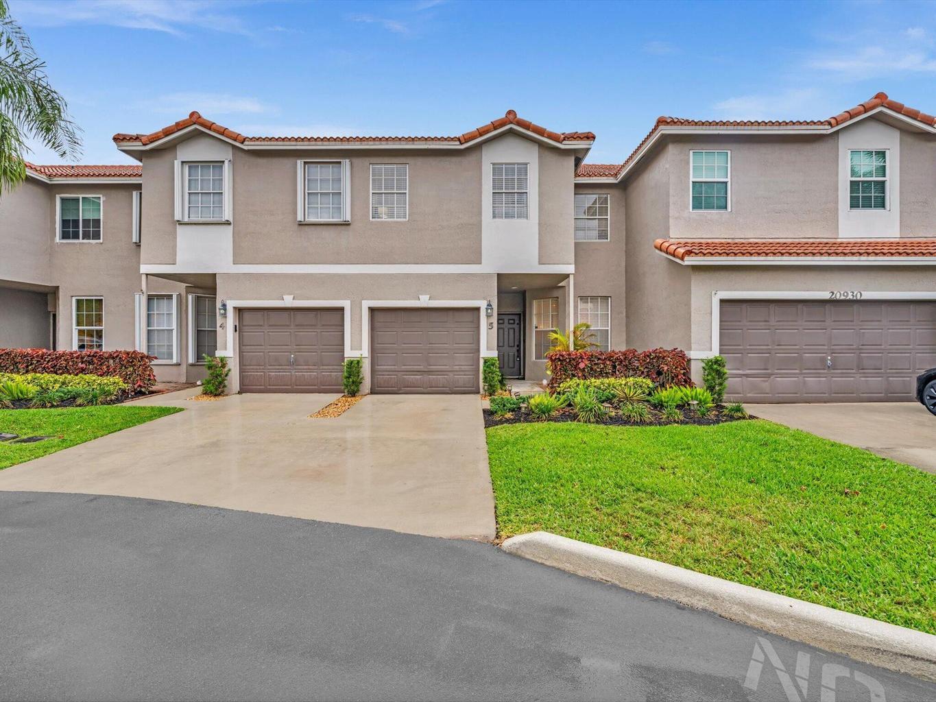 Building Photo - 20930 Via Azalea
