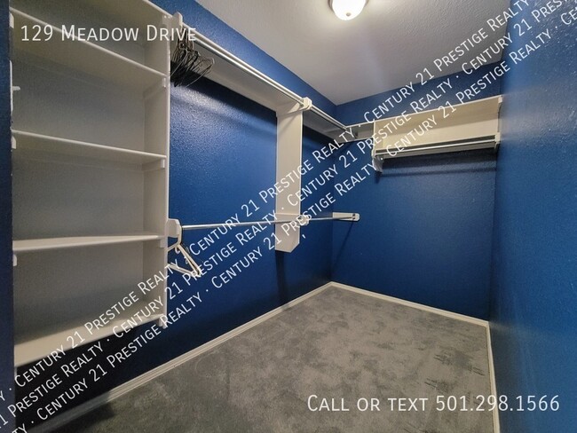 Building Photo - 129 Meadow Dr