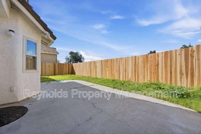 Building Photo - 9462 Pipilo St