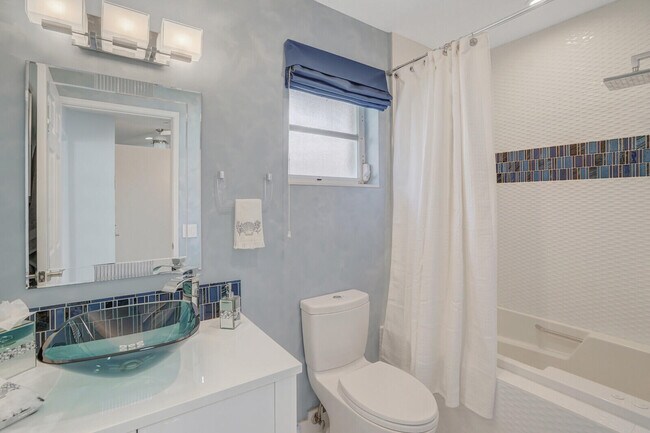 Building Photo - 6099 Waldwick Cir