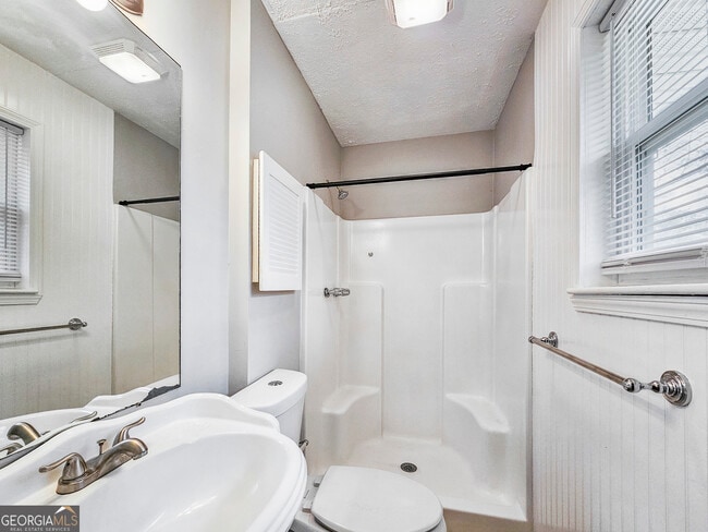 Building Photo - 3006 Stanton Rd SE