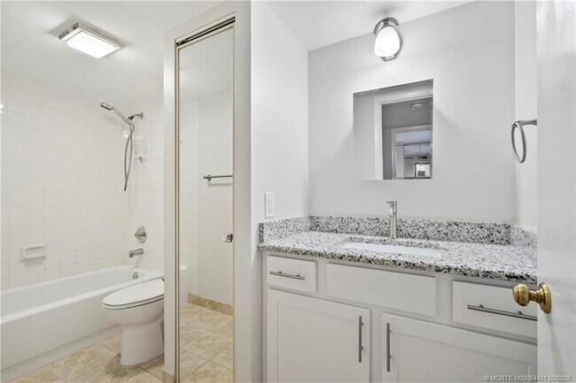 Building Photo - 3098 SW Sunset Trace Cir