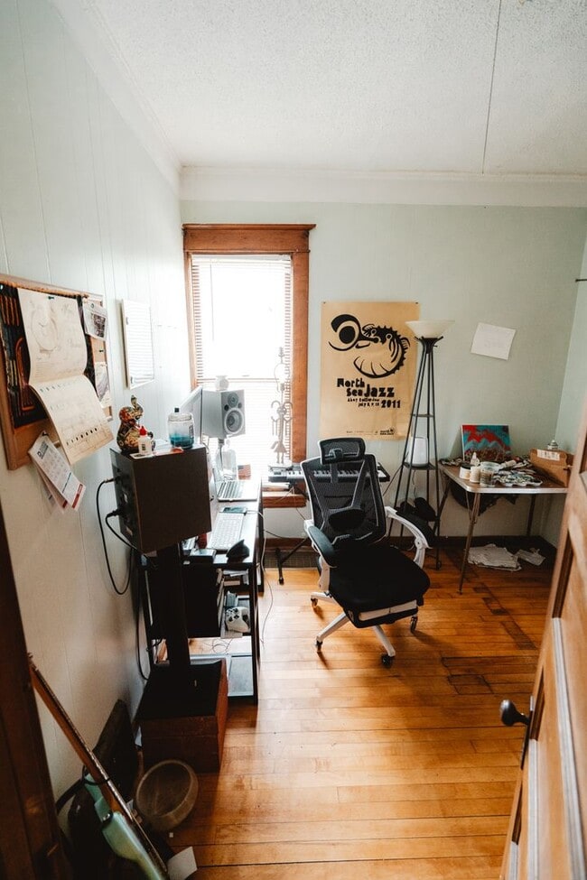 Building Photo - 1820 3rd Ave N