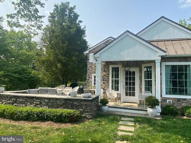 Building Photo - 465 Clothier Springs Rd
