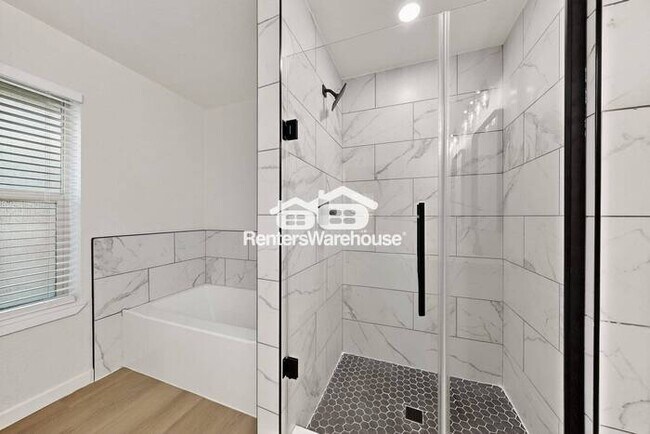 Building Photo - Completely Refreshed NRH Home Move IN Ready.