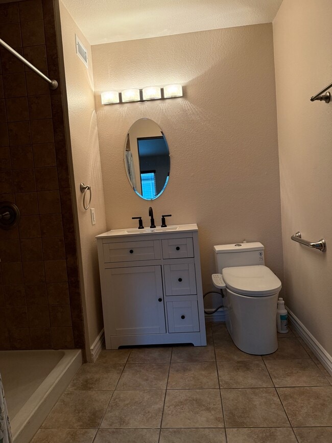 Building Photo - 20279 Green Hill Ln