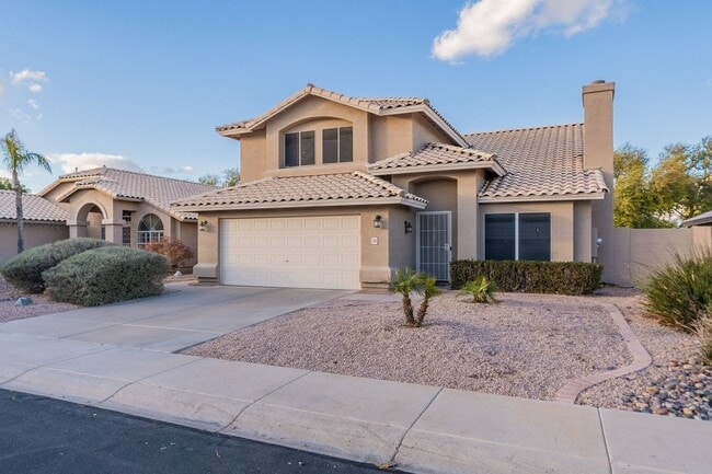Building Photo - Stunning Tempe Home with Private Pool