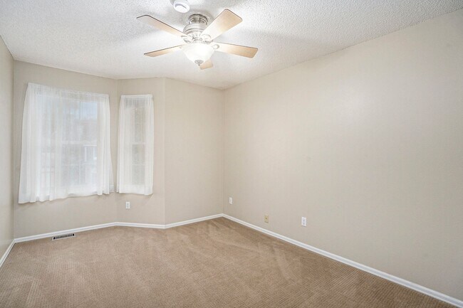 Building Photo - Spacious 4-Bedroom Home in District 20 with Huge Deck & Fenced Yard