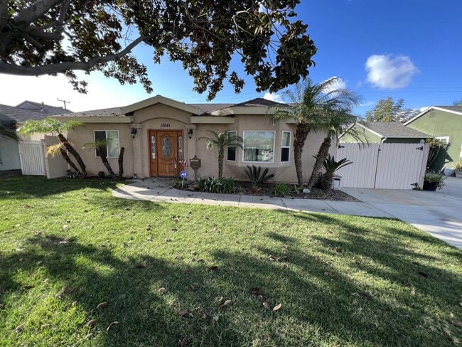 Building Photo - 12641 Dolan Ave