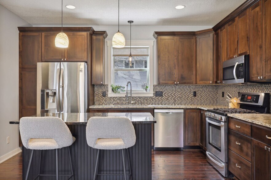 Building Photo - 2019 Louisiana Ave S