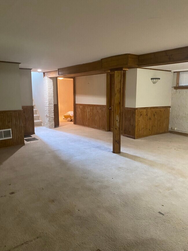 Building Photo - 1491 S York St