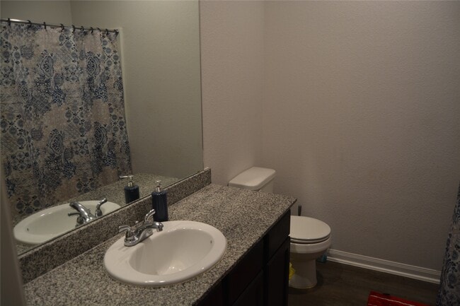 Building Photo - 17616 Cedar Crst Dr