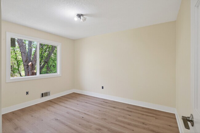 Building Photo - 6474 Totem Trail