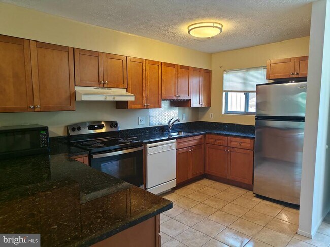 Building Photo - 15245 Coachman Terrace