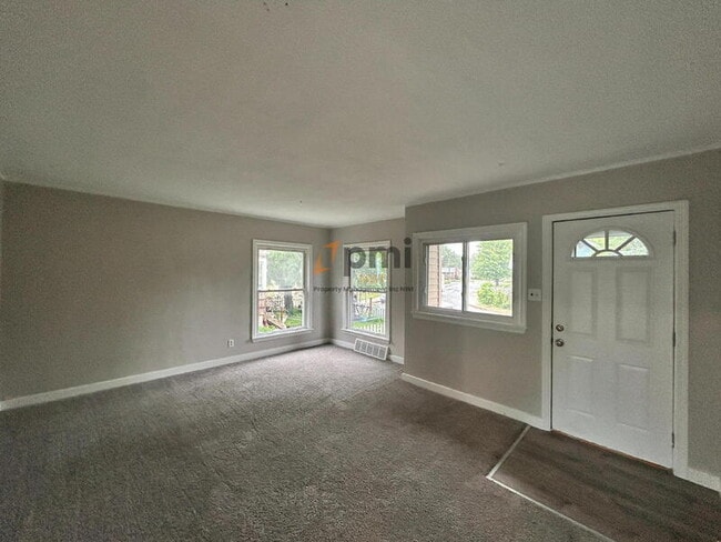 Building Photo - 616 Burton Ct