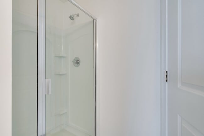 Building Photo - 3-Bed Townhouse in Franklinton with Update...