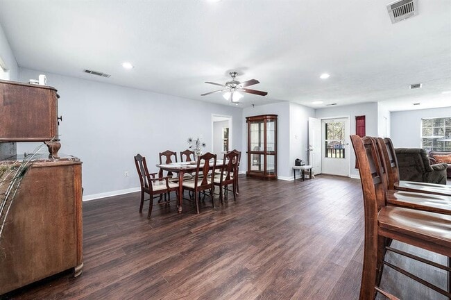 Building Photo - 24019 Rolling Timbers St