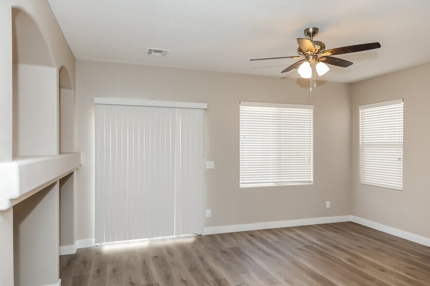 Building Photo - 5864 Cape Hatteras Ct