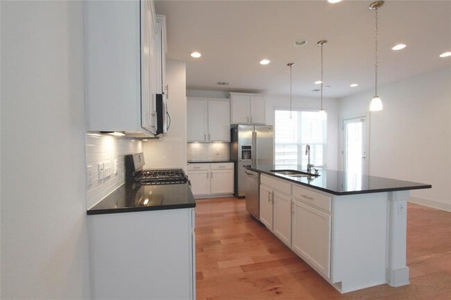 Building Photo - 1507 Homespun Rd