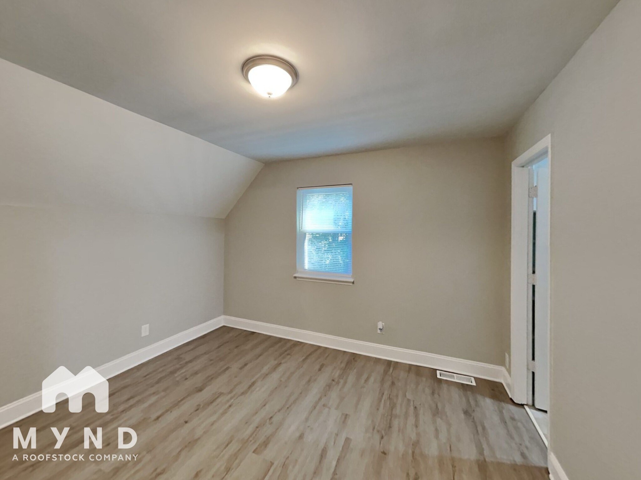 Building Photo - 9222 Idlewild Rd